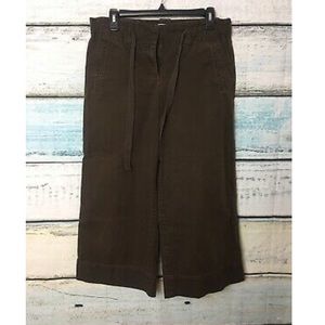 Ann Taylor loft wide leg Capri size 8